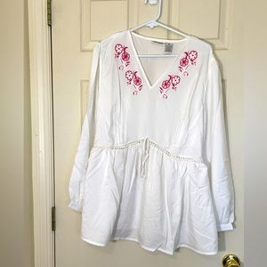 NWT White Peplum Embroidered Top Size XL